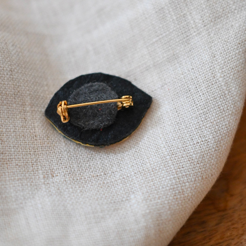 broche unique