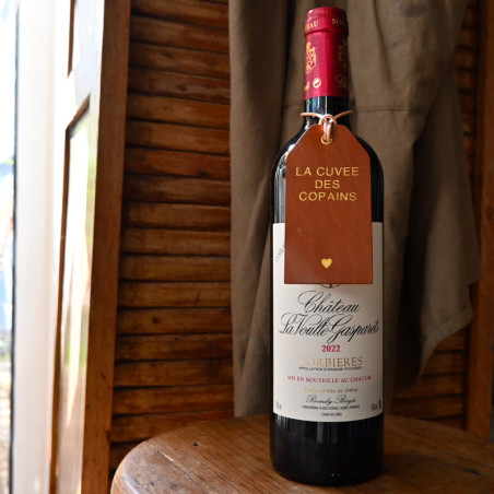 etiquette en cuir sur bouteille de vin, gravé à chaud avec dorure, la cuvée des copains