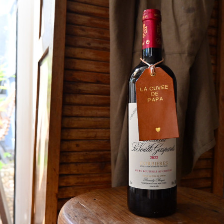 etiquette en cuir sur bouteille de vin, gravé à chaud avec dorure, la cuvée de papa